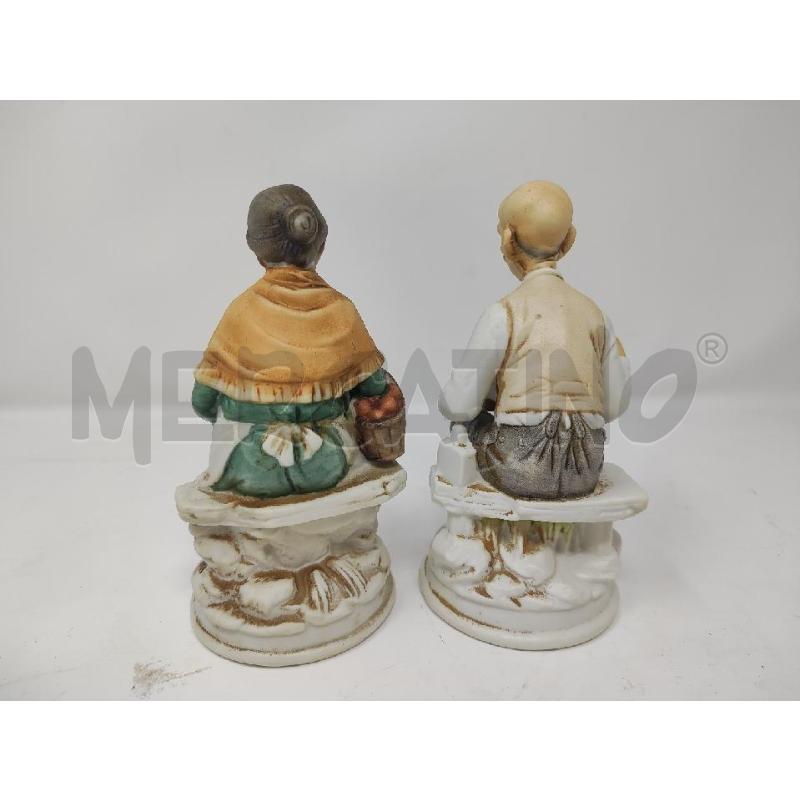 STATUETTE 2 PZ CERAMICA UOMO DONNA BROCCA + BOTTICELLA | Mercatino dell'Usato Vinci - fraz. sovigliana 2