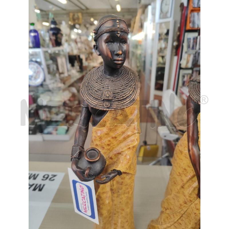 STATUE 2 PZ ETNICHE CON BIMBO ABITI GIALLI | Mercatino dell'Usato Vinci - fraz. sovigliana 3