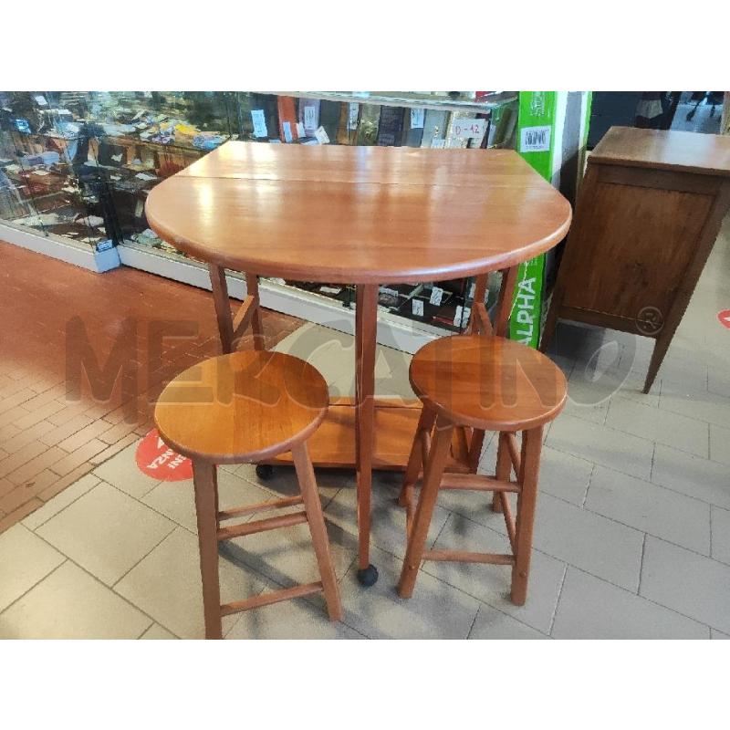 TAVOLINO CARRELLO LEGNO RIBALTA CON 2 SGABELLI L.72 CM | Mercatino dell'Usato Vinci - fraz. sovigliana 2