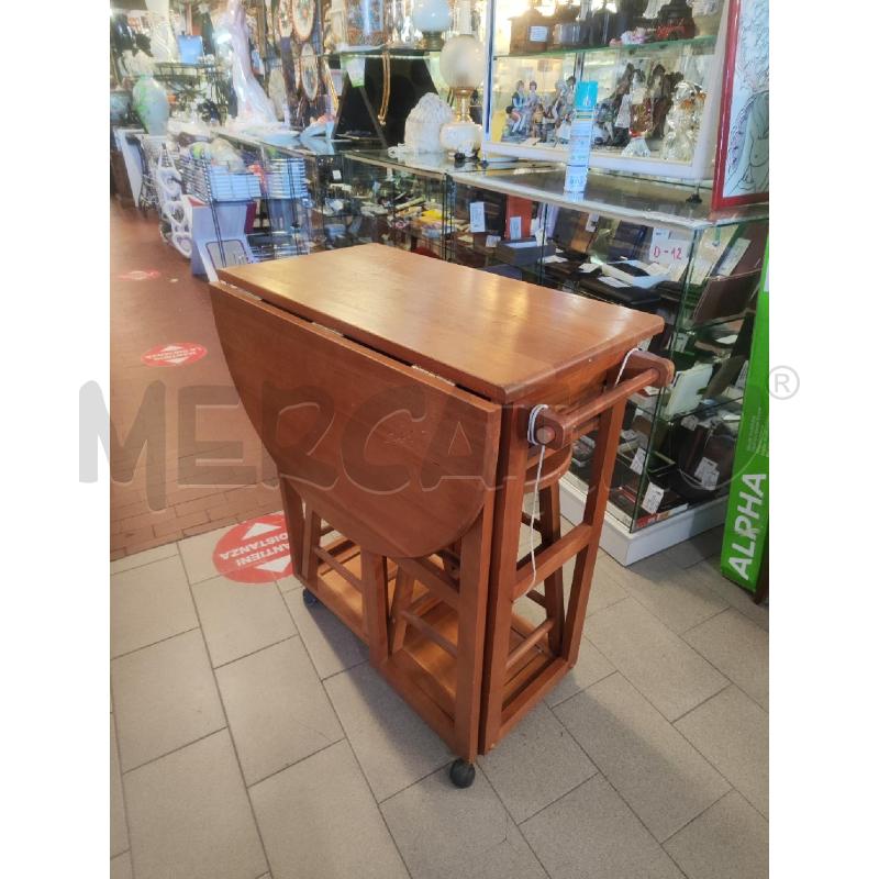 TAVOLINO CARRELLO LEGNO RIBALTA CON 2 SGABELLI L.72 CM | Mercatino dell'Usato Vinci - fraz. sovigliana 3