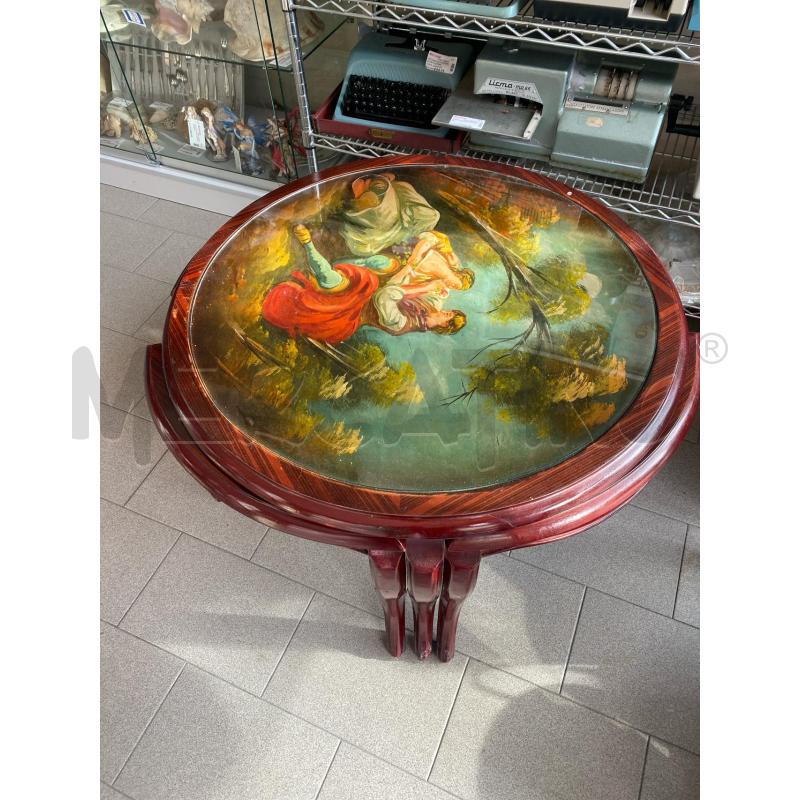 TAVOLINO TONDO + 4 TAVOLINI TRIANGOLARI A SCOMPARZA DECORATO  | Mercatino dell'Usato Vinci - fraz. sovigliana 1