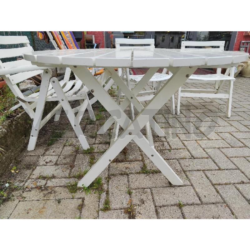 TAVOLO GIARDINO LEGNO OVALE BIANCO RICHIUDIBILE | Mercatino dell'Usato Vinci - fraz. sovigliana 2