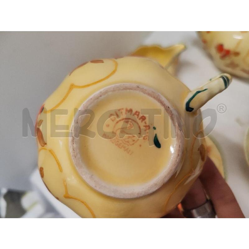 TEIERA + LATTIERA + 2 TAZZE + PIATTINO DITMAR GIALLE FIORI ROSSI | Mercatino dell'Usato Vinci - fraz. sovigliana 4