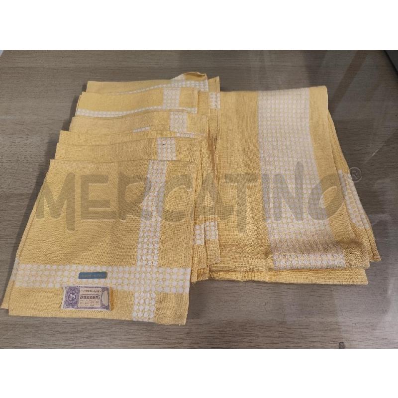 TOVAGLIA QUADRATA 125CM + 6 TOVAGLIOLI GIALLA  BASSETTI | Mercatino dell'Usato Vinci - fraz. sovigliana 1