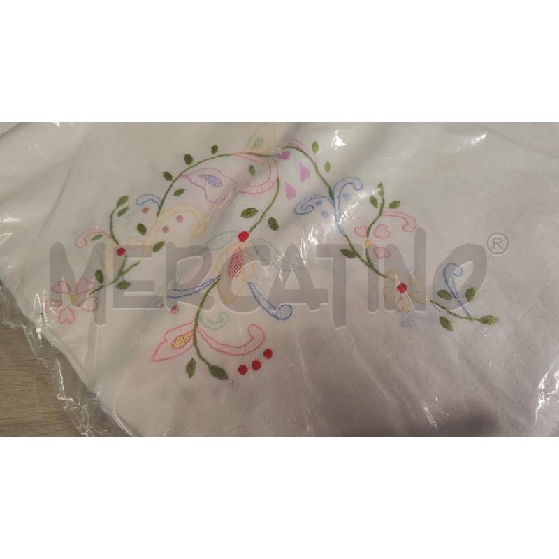 TOVAGLIA RETT. BIANCA RICAMO FIORI ROSA NUOVA | Mercatino dell'Usato Vinci - fraz. sovigliana 3