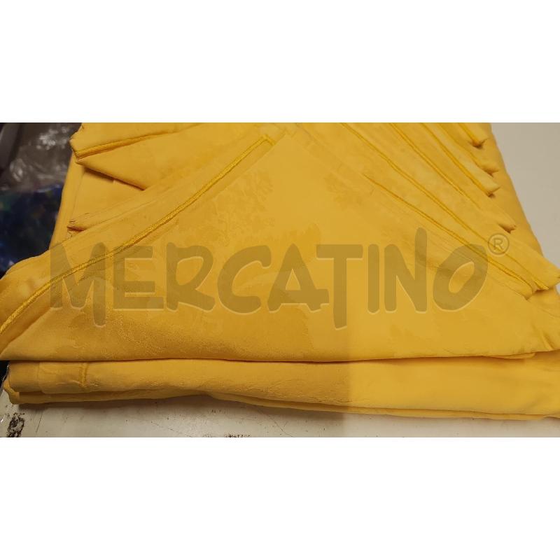 TOVAGLIA RETT. GIALLA + 12 TOVAGLIOLI DAMASCATA  | Mercatino dell'Usato Vinci - fraz. sovigliana 2