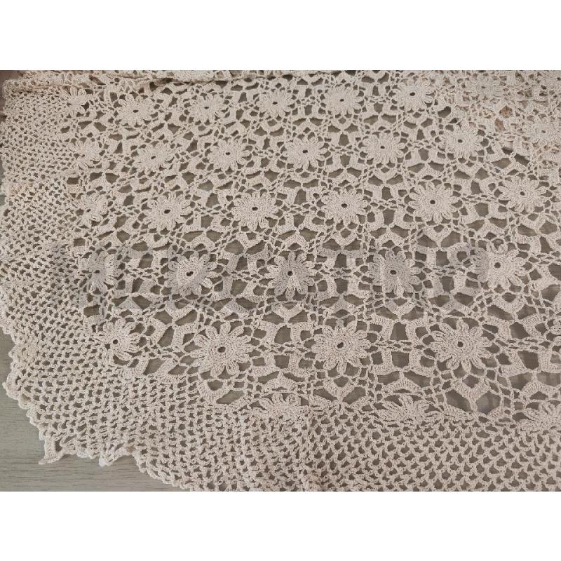 TOVAGLIA RETT. UNCINETTO BEIGE FATTA A MANO | Mercatino dell'Usato Vinci - fraz. sovigliana 2