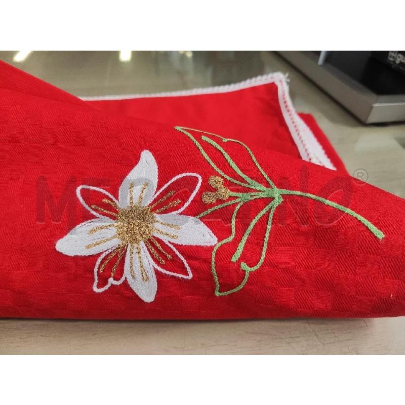 TOVAGLIA RETT.+ 6 TOVAGLIOLI ROSSA RICAMO FIORI BIANCHI | Mercatino dell'Usato Vinci - fraz. sovigliana 2