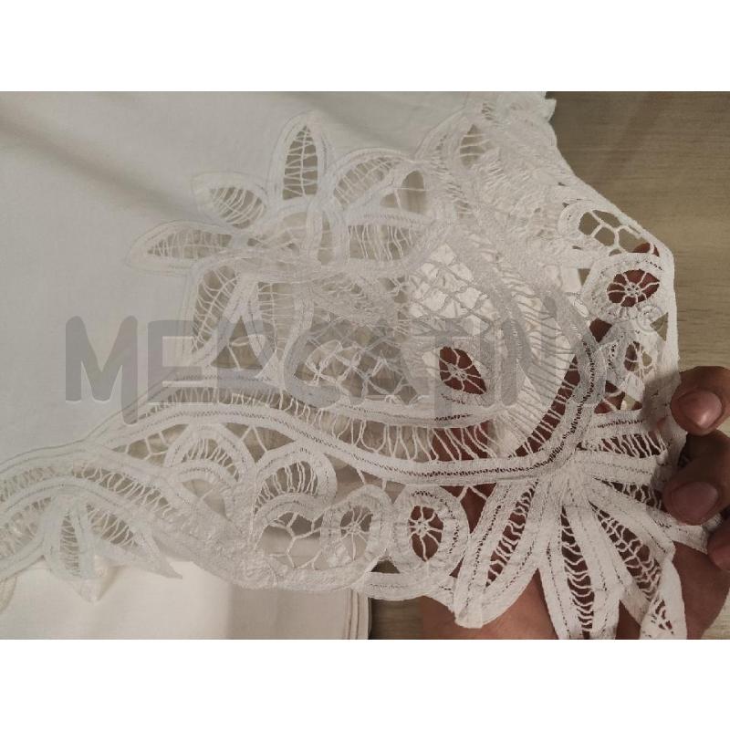 TOVAGLIA RETT. + 12 TOVAGLIOLI INTAGLIO FIORE ANGOLO NUOVA | Mercatino dell'Usato Vinci - fraz. sovigliana 2