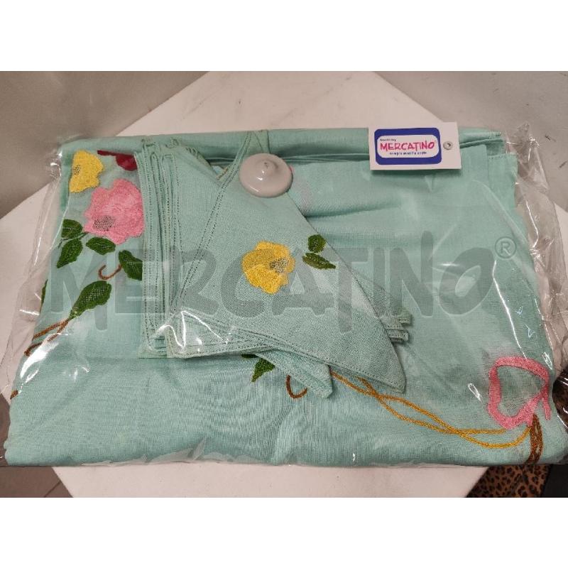 TOVAGLIA RETT. + 12 TOVAGLIOLI VERDE RICAMO FIORI | Mercatino dell'Usato Vinci - fraz. sovigliana 1