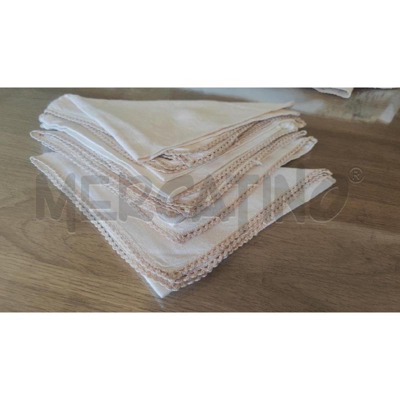 TOVAGLIA RETT. + 6 TOVAGLIOLI BEIGE INSERTI TRINA  | Mercatino dell'Usato Vinci - fraz. sovigliana 2