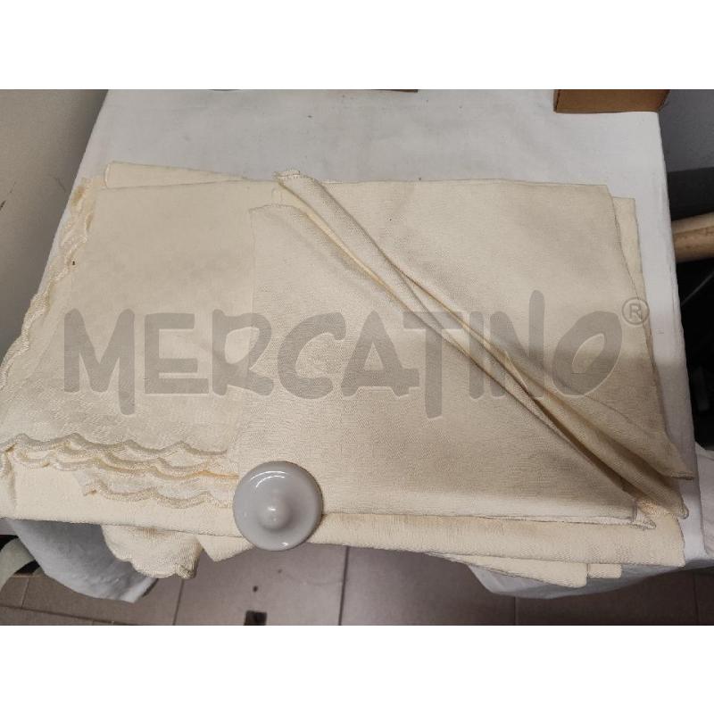 TOVAGLIA RETT. + 6 TOVAGLIOLI CREMA QUADRETTINI | Mercatino dell'Usato Vinci - fraz. sovigliana 1