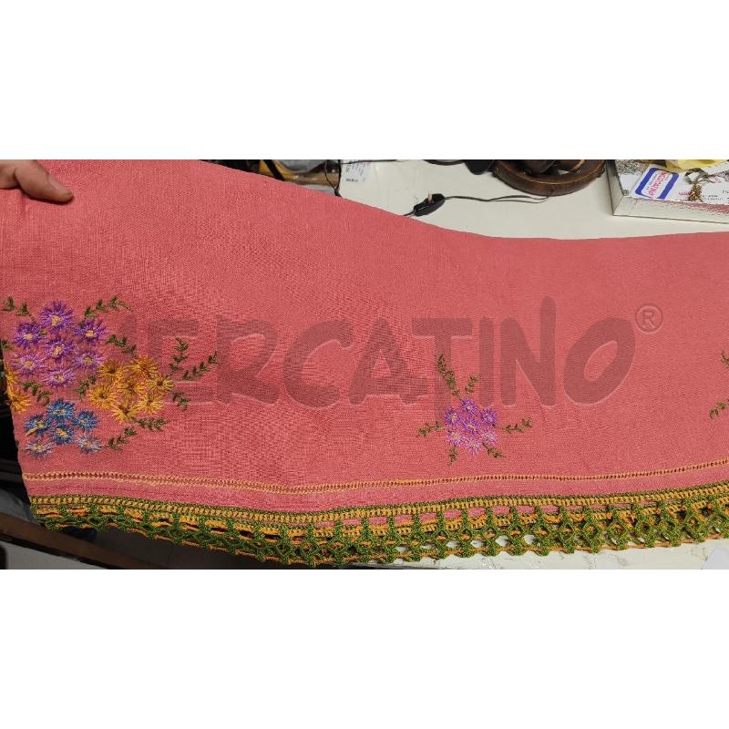 TOVAGLIA RETT ROSA TRINA UNCINETTO VERDE RICAMATA FIORI | Mercatino dell'Usato Vinci - fraz. sovigliana 3
