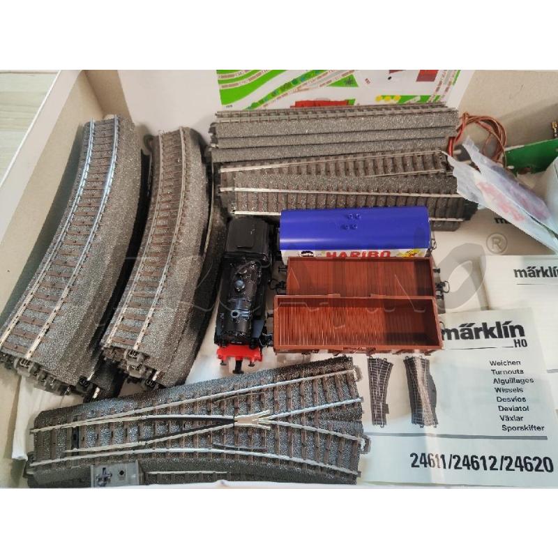 TRENINO ELETTRICO MARKLIN LOCOMOTIVA+3 VAGONI+ALIMENTATORE E BINARI | Mercatino dell'Usato Vinci - fraz. sovigliana 4