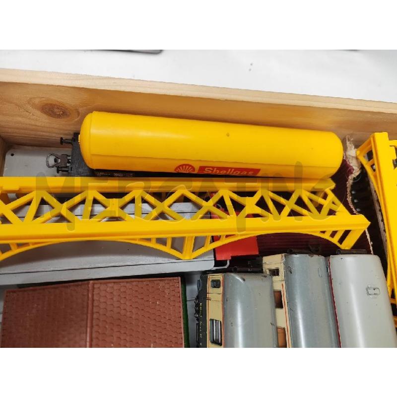 TRENINO LIMA TRASFORMATORE+LOCOMOTORE+4CARROZZE+BINARI E CASETTE | Mercatino dell'Usato Vinci - fraz. sovigliana 3