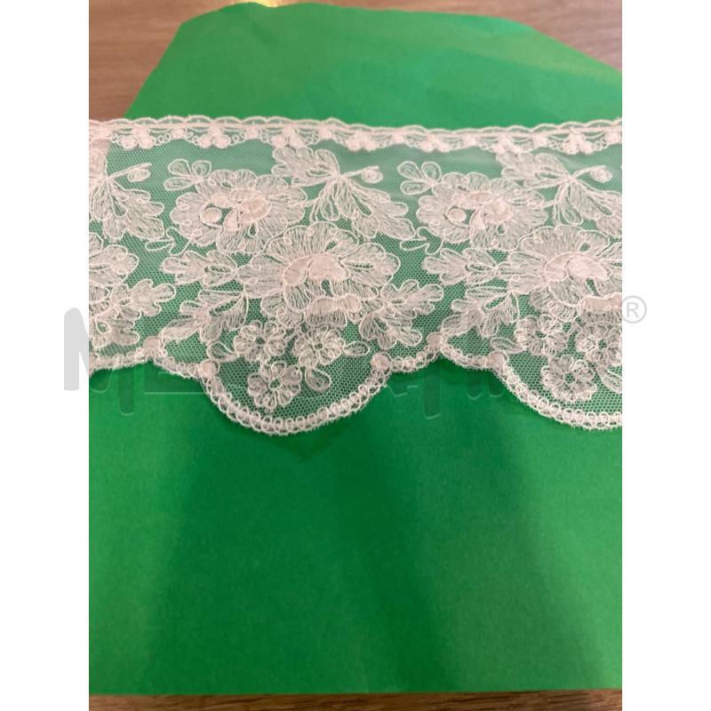 TRINA 13MT CREMA FIORI 14CM | Mercatino dell'Usato Vinci - fraz. sovigliana 3