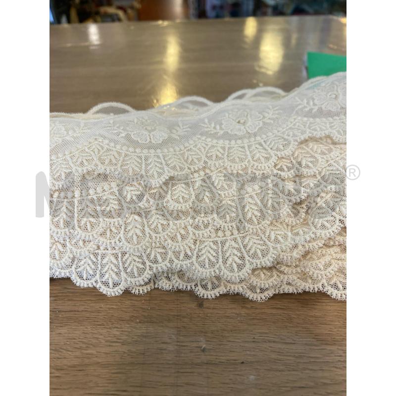TRINE 13.5 MT 5.5CM SMERLATA FIORI CREMA | Mercatino dell'Usato Vinci - fraz. sovigliana 2