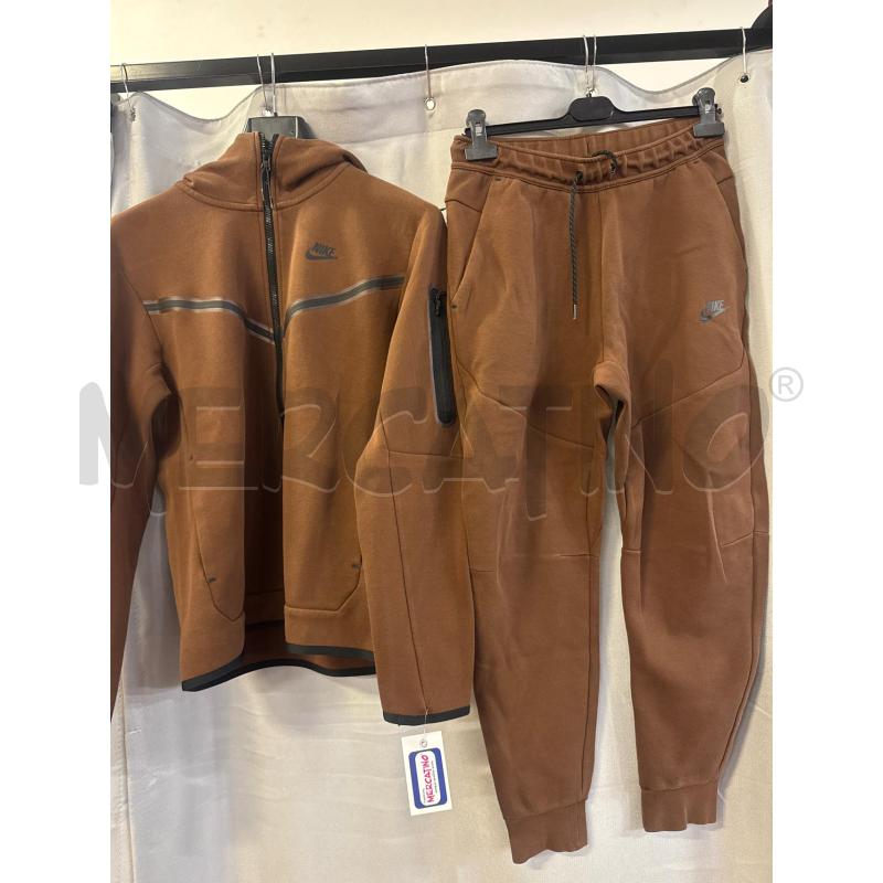TUTA DONNA # NIKE COMPLETA RUGGINE CAPPUCCIO TG.S | Mercatino dell'Usato Vinci - fraz. sovigliana 1