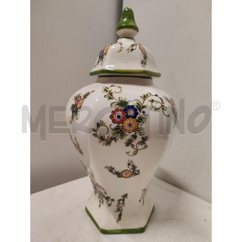 VASO CERAMICA CAPODIMONTE ESAGONALE FIORELLINI CON TAPPO | Mercatino dell'Usato Vinci - fraz. sovigliana 3