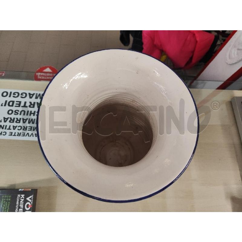 VASO IN TERRACOTTA BIANCO BLU INCISO FOGLIE  | Mercatino dell'Usato Vinci - fraz. sovigliana 3