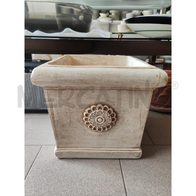 VASO IN TERRACOTTA SBIANCATO 34X34 FIORE | Mercatino dell'Usato Vinci - fraz. sovigliana 1