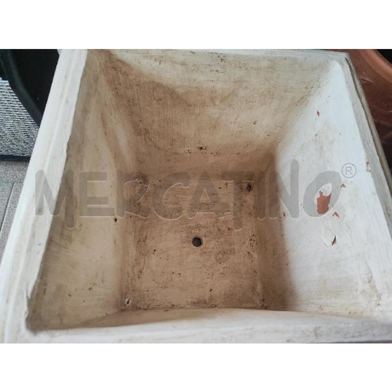 VASO IN TERRACOTTA SBIANCATO 34X34 FIORE | Mercatino dell'Usato Vinci - fraz. sovigliana 2