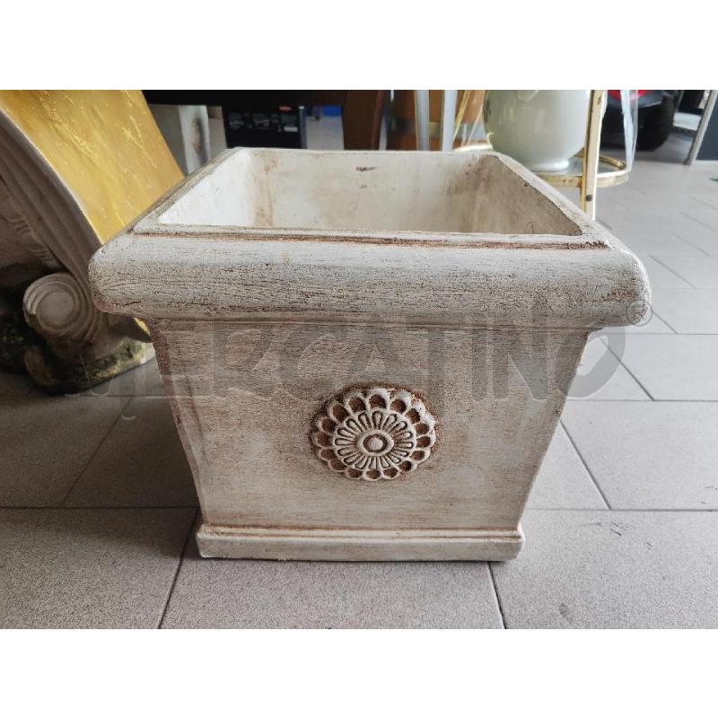 VASO IN TERRACOTTA SBIANCATO 34X34 FIORE | Mercatino dell'Usato Vinci - fraz. sovigliana 1