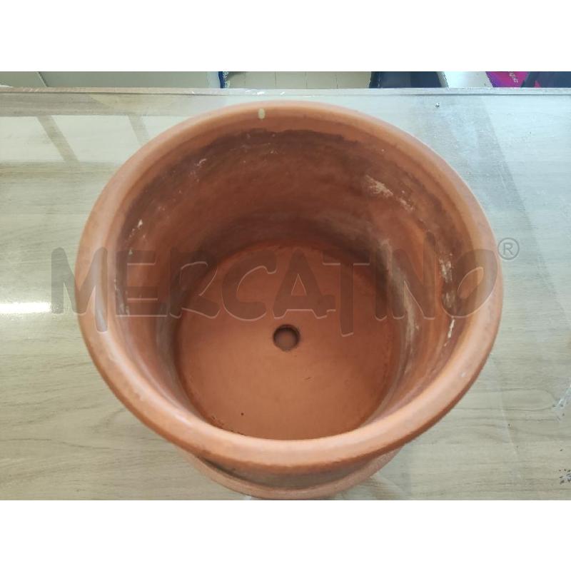 VASO IN TERRACOTTA TONDO CON PUTTI + SOTTOVASO | Mercatino dell'Usato Vinci - fraz. sovigliana 2