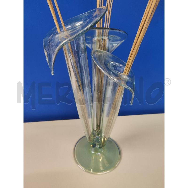 VASO VETRO 3 CALLE BLU CON FIORI FINTI | Mercatino dell'Usato Vinci - fraz. sovigliana 2