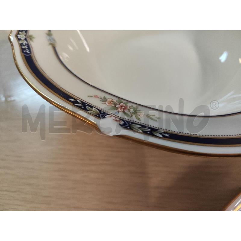 VASSOI 1 OVALE 1 TONDO + 1 CIOTOLA ROYAL BAROQUE FIORI RIGO BLU | Mercatino dell'Usato Vinci - fraz. sovigliana 2