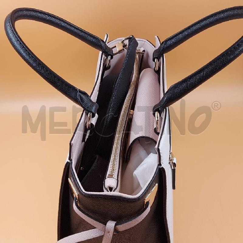 BORSA DONNA GUESS BIANCA NERA  | Mercatino dell'Usato Genova sampierdarena 5