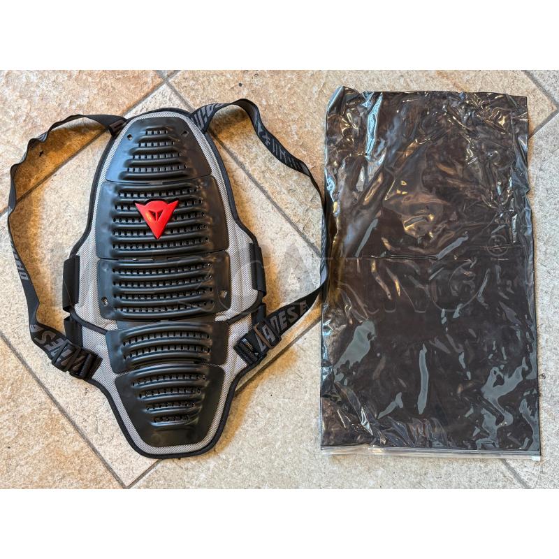 PARA SCHIENA DAINESE NERO | Mercatino dell'Usato Genova sampierdarena 1