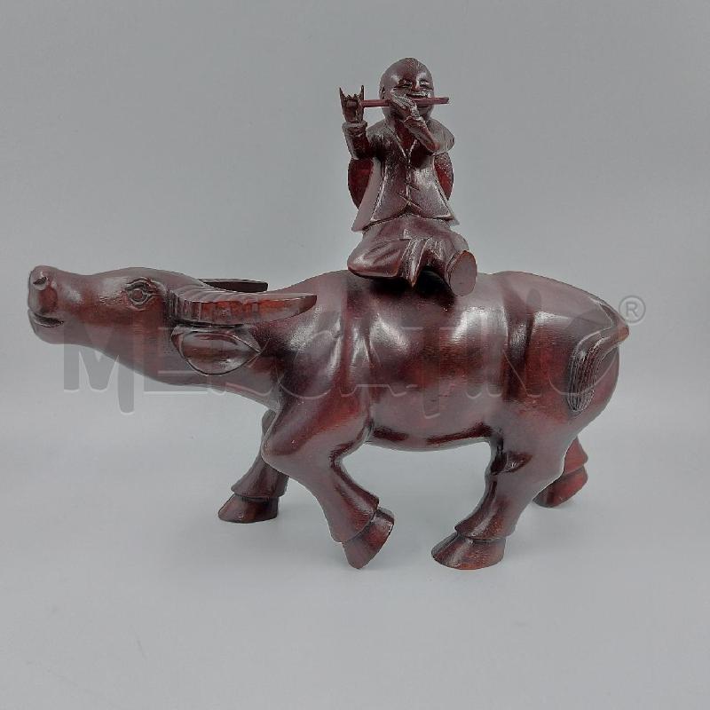 STATUA TORO CON BAMBINO ORIENTALE | Mercatino dell'Usato Genova sampierdarena 1