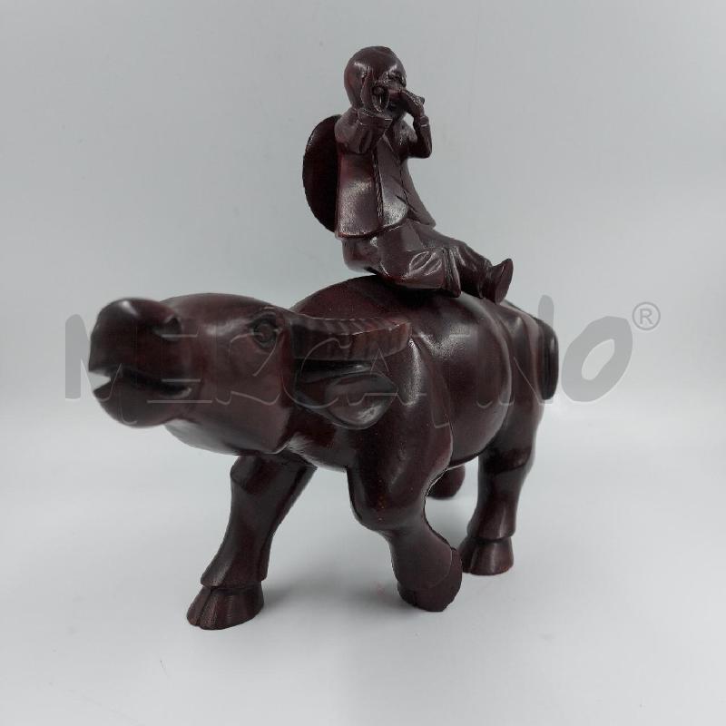 STATUA TORO CON BAMBINO ORIENTALE | Mercatino dell'Usato Genova sampierdarena 2