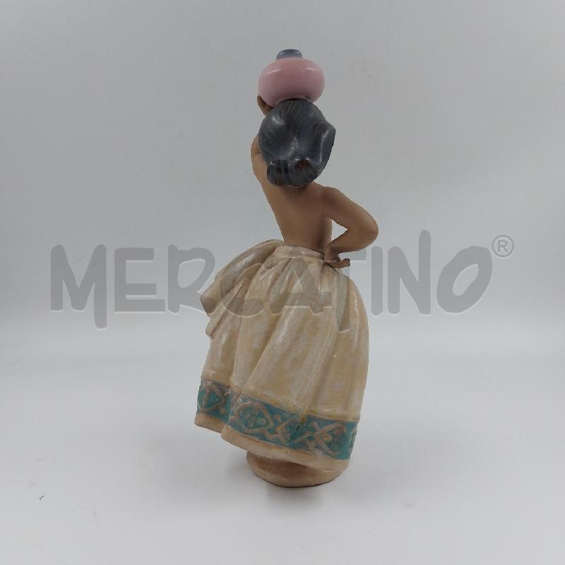 STATUINA BAMBINA CON ANFOTA LLADRO | Mercatino dell'Usato Genova sampierdarena 2