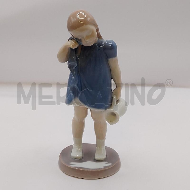 STATUINA BAMBINA CON LATTE VERSATO  | Mercatino dell'Usato Genova sampierdarena 1