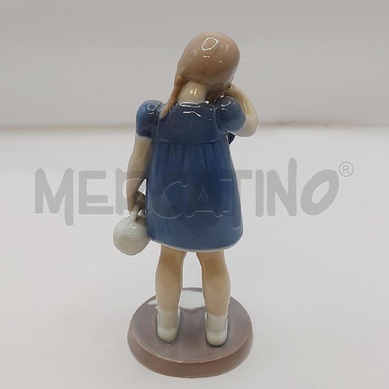 STATUINA BAMBINA CON LATTE VERSATO  | Mercatino dell'Usato Genova sampierdarena 3