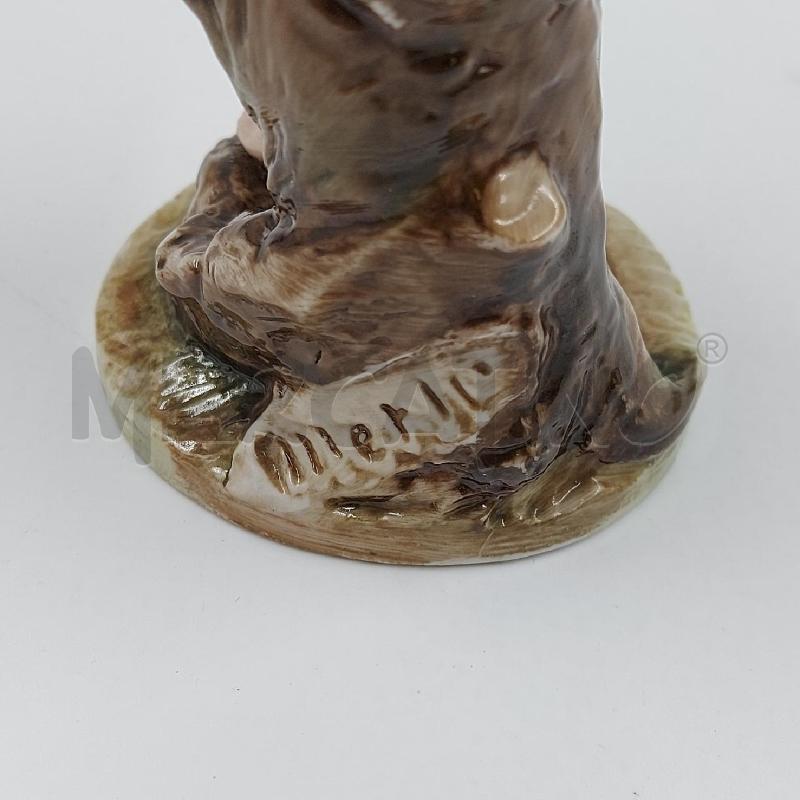 STATUINA BIMBA CON UVA CAPO MERL | Mercatino dell'Usato Genova sampierdarena 5