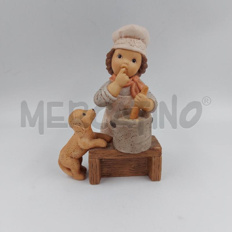 STATUINA BIMBO CHE CUCINA | Mercatino dell'Usato Genova sampierdarena 1
