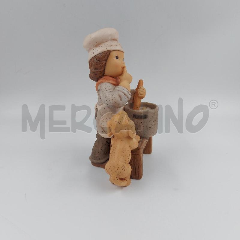 STATUINA BIMBO CHE CUCINA | Mercatino dell'Usato Genova sampierdarena 2