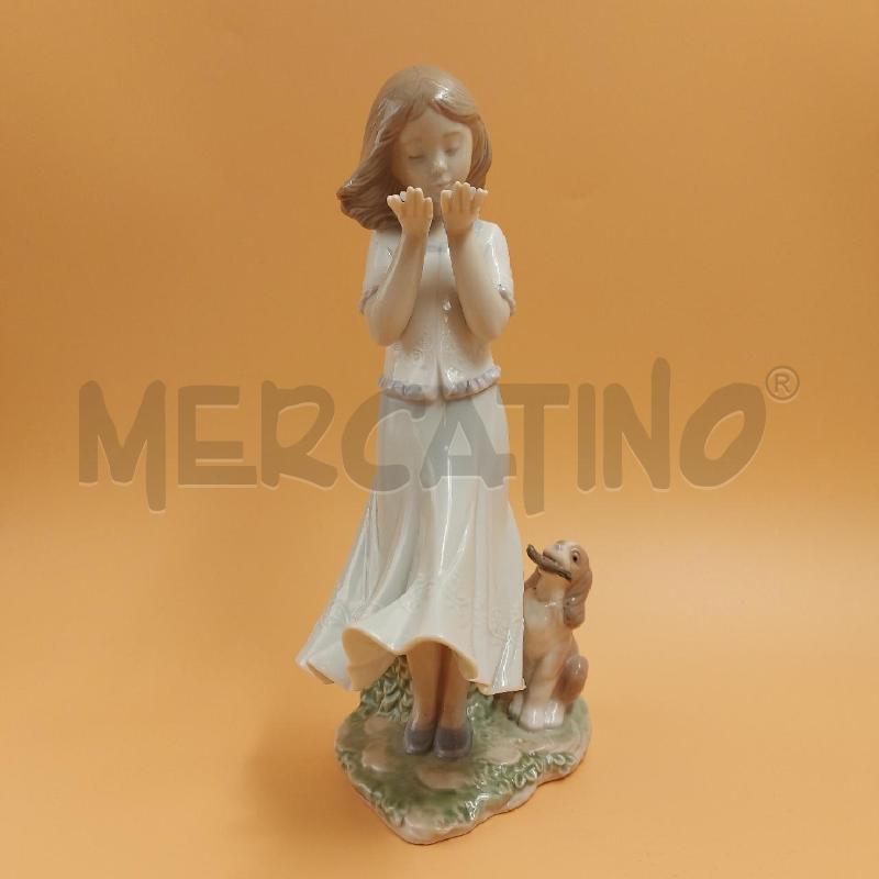 STATUINA LLADRÒ BIMBA FIORI E CANE | Mercatino dell'Usato Genova sampierdarena 1