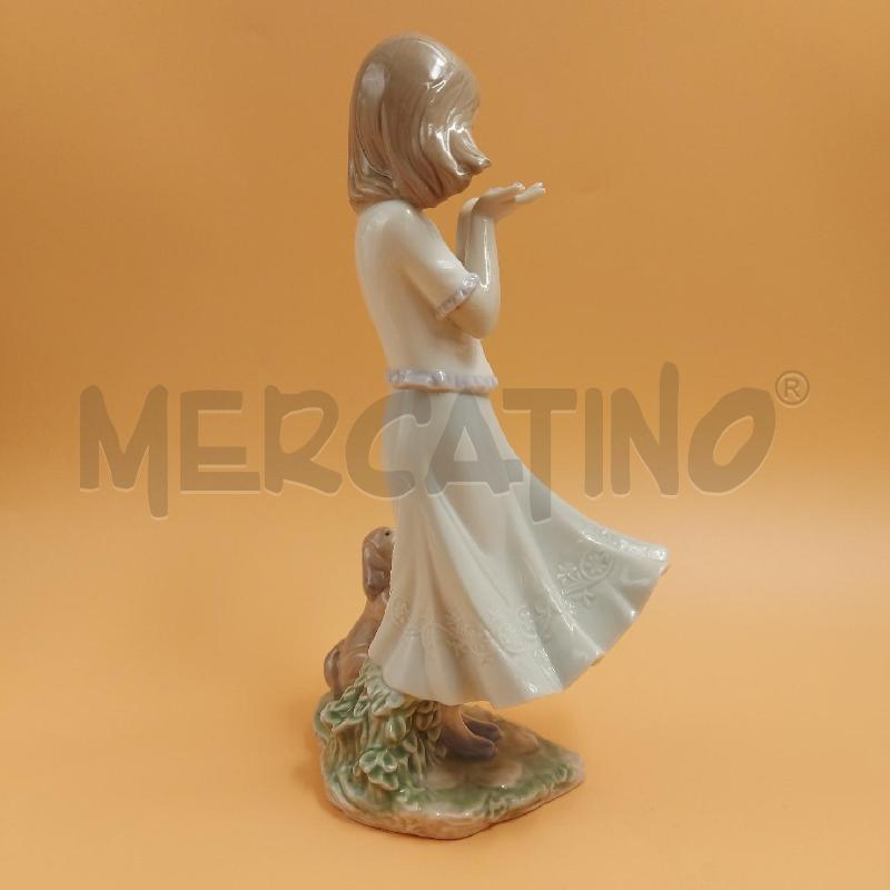 STATUINA LLADRÒ BIMBA FIORI E CANE | Mercatino dell'Usato Genova sampierdarena 2