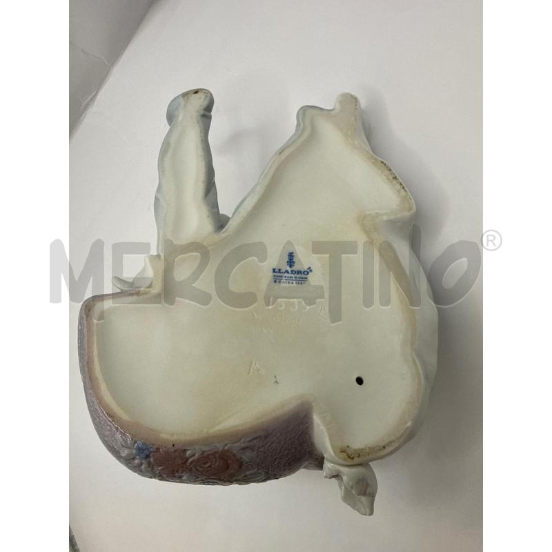 STATUINA LLADRO RAGAZZO CHE DORME CON  | Mercatino dell'Usato Genova sampierdarena 5