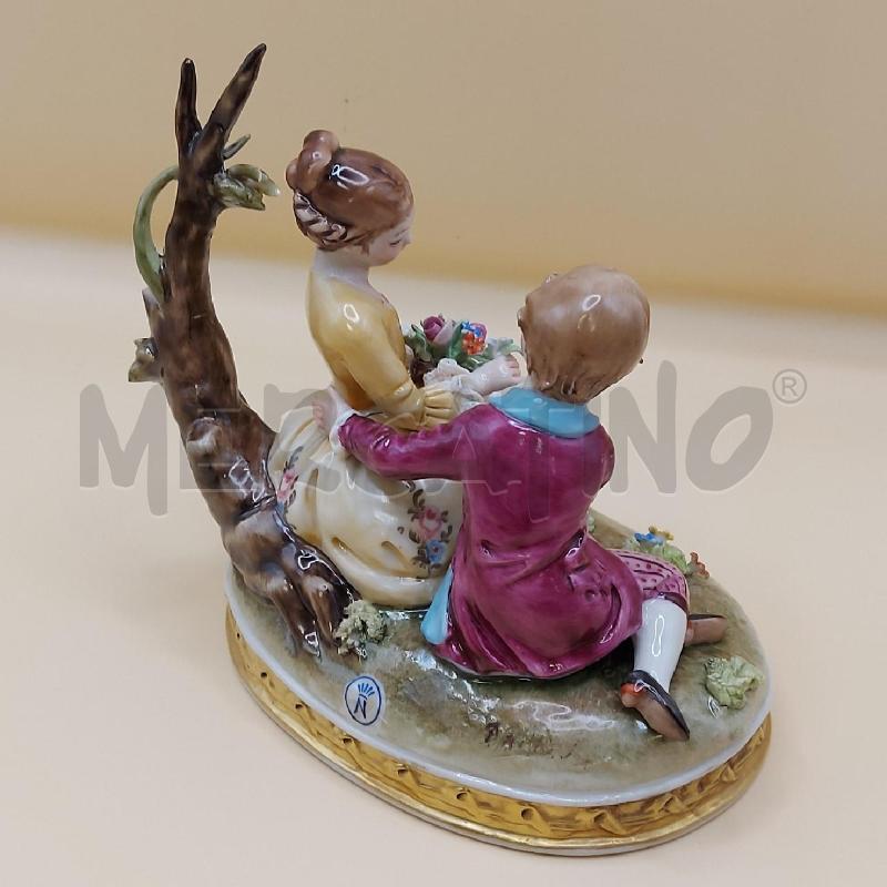 STATUINA LUI E LEI CON FIORI CAPO  | Mercatino dell'Usato Genova sampierdarena 3