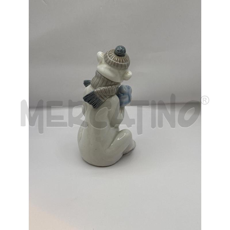 STATUINA ORSO POLARE CON SCIARPA E CAPP | Mercatino dell'Usato Genova sampierdarena 2