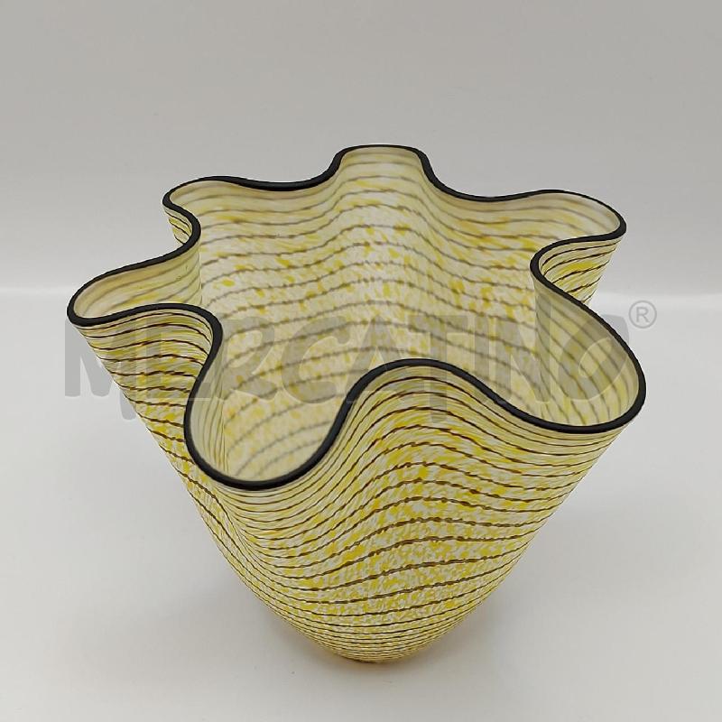 VASO FAZZOLETTO GIALLO NERO | Mercatino dell'Usato Genova sampierdarena 2