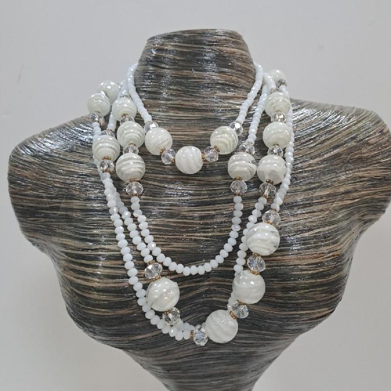 COLLANA LUNGA BIANCA | Mercatino dell'Usato Latina 3