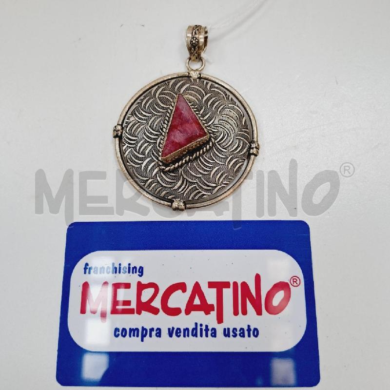 PENDENTE PIETRA TRIANGOLARE ROSSA | Mercatino dell'Usato Latina 1