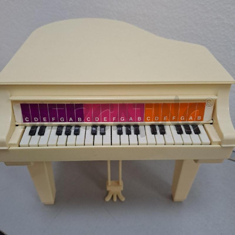 PIANOFORTE BARBIE CON SGEBELLO | Mercatino dell'Usato Latina 3