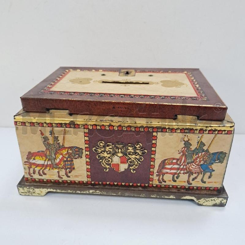 SCATOLA LATTA VINTAGE CON CHIAVE | Mercatino dell'Usato Latina 2